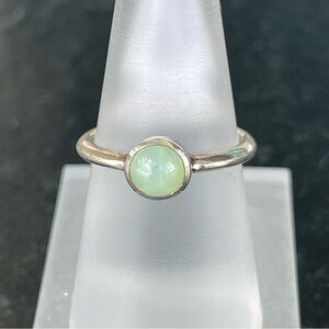 Elegant Sterling Silver 924  and Green Cats Eye Gemstone Ring size 7